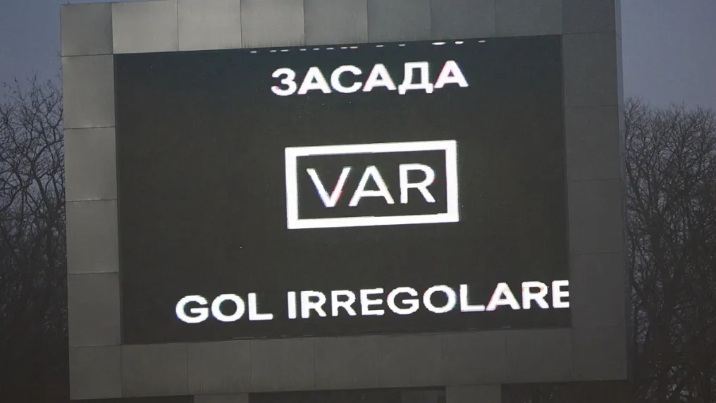 Три оферти към БФС за въвеждането на VAR