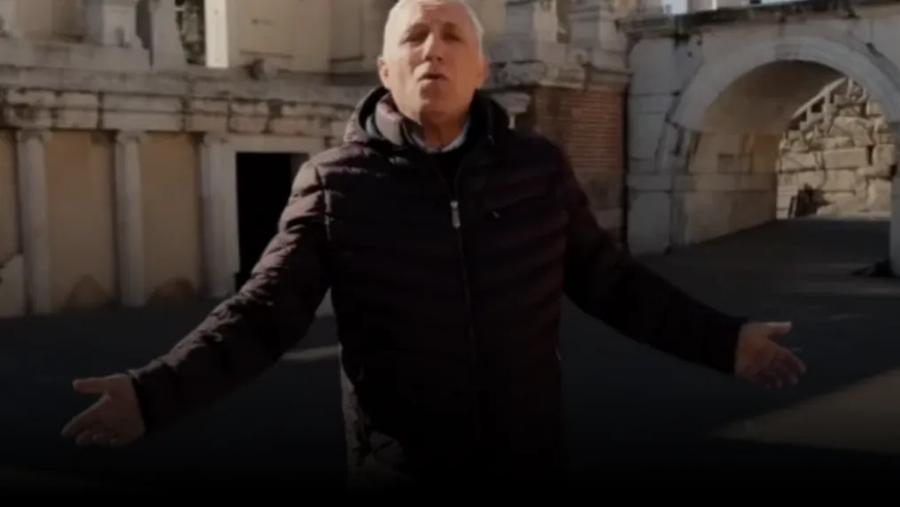 Стоичков дебютира като певец (ВИДЕО)