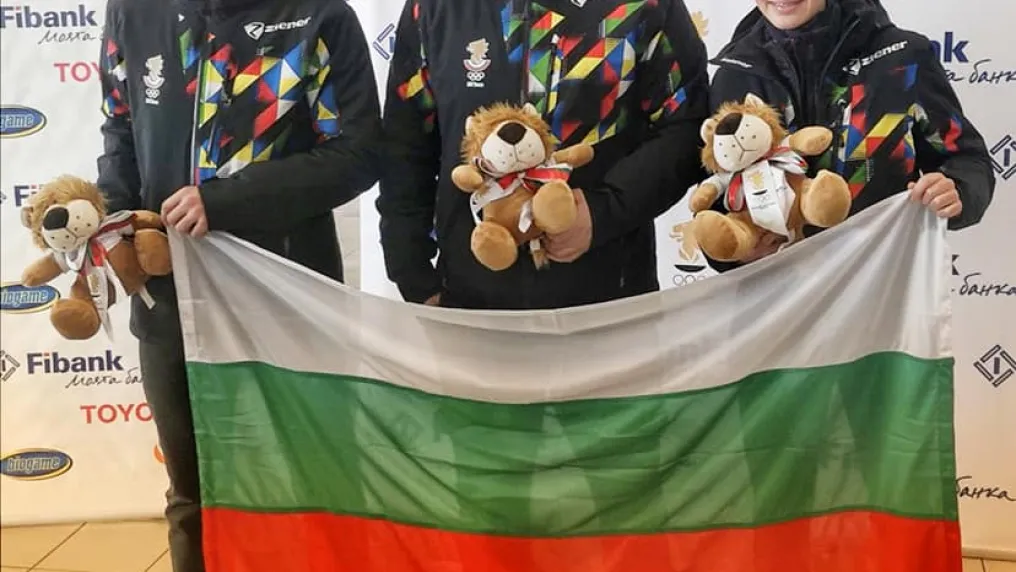 Младите ни хокеисти започнаха с победи на Игрите в Лозана