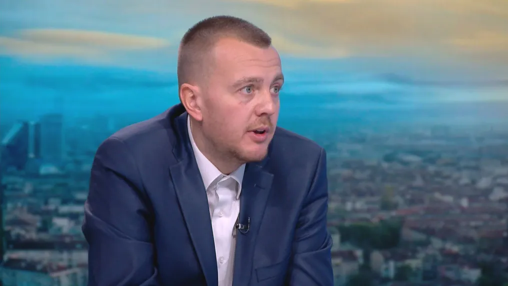 Петър Ганев: 