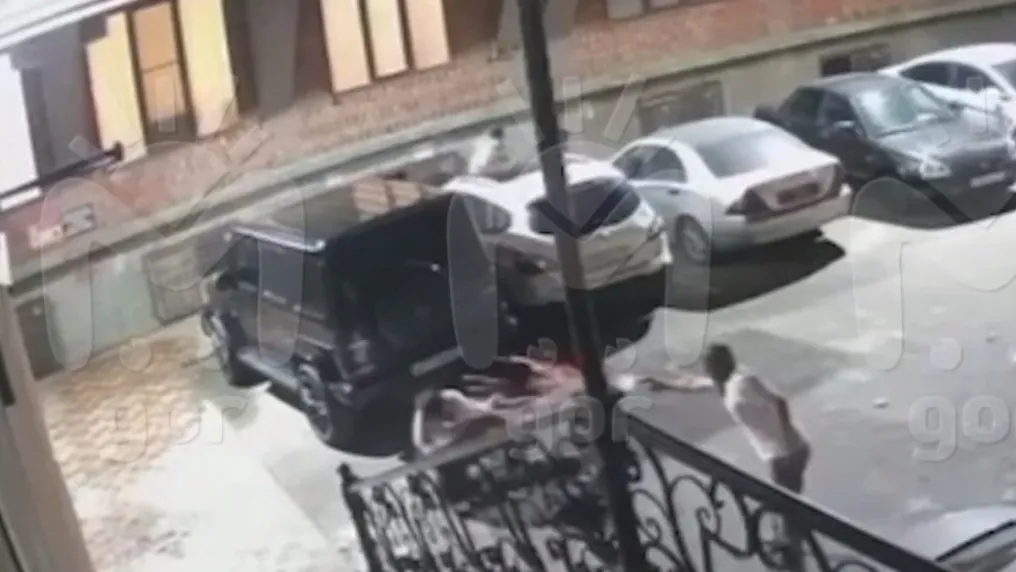 Разстреляха ММА боец с 5 куршума (ВИДЕО 18+)
