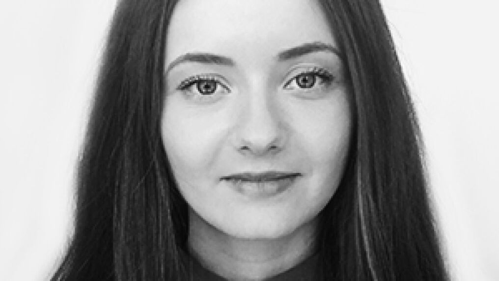 Глория Николова