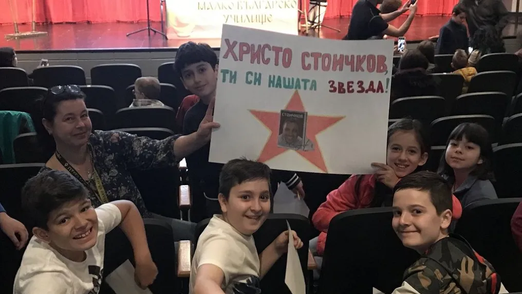 Камата зарадва стотици български деца в Чикаго (СНИМКИ)