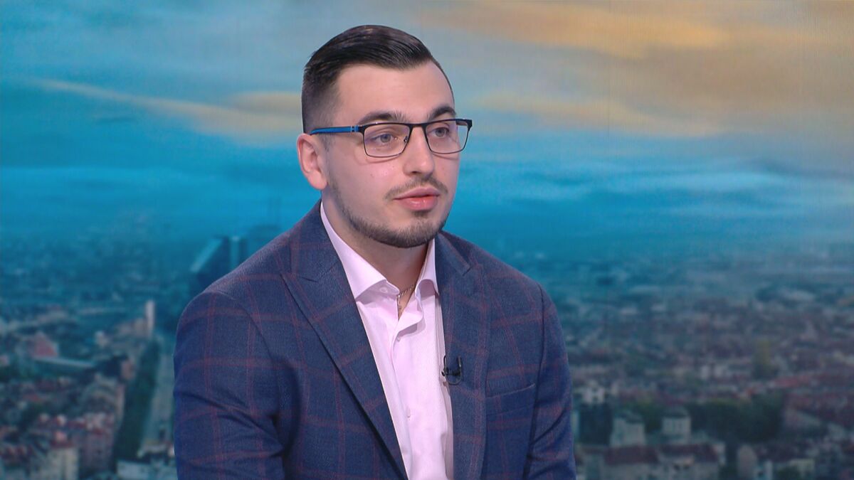 Какво е да си повече от месец доброволец в COVID отделение?
