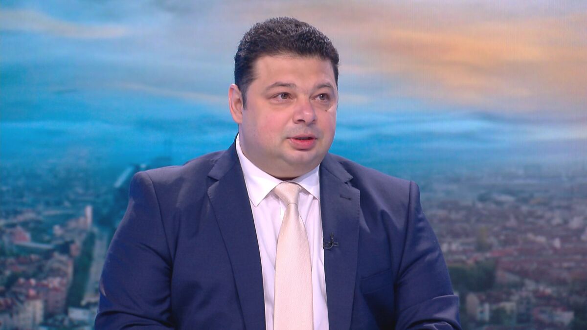 Часове до новия служебен кабинет: Възможен ли е нов блокаж на процедурата?