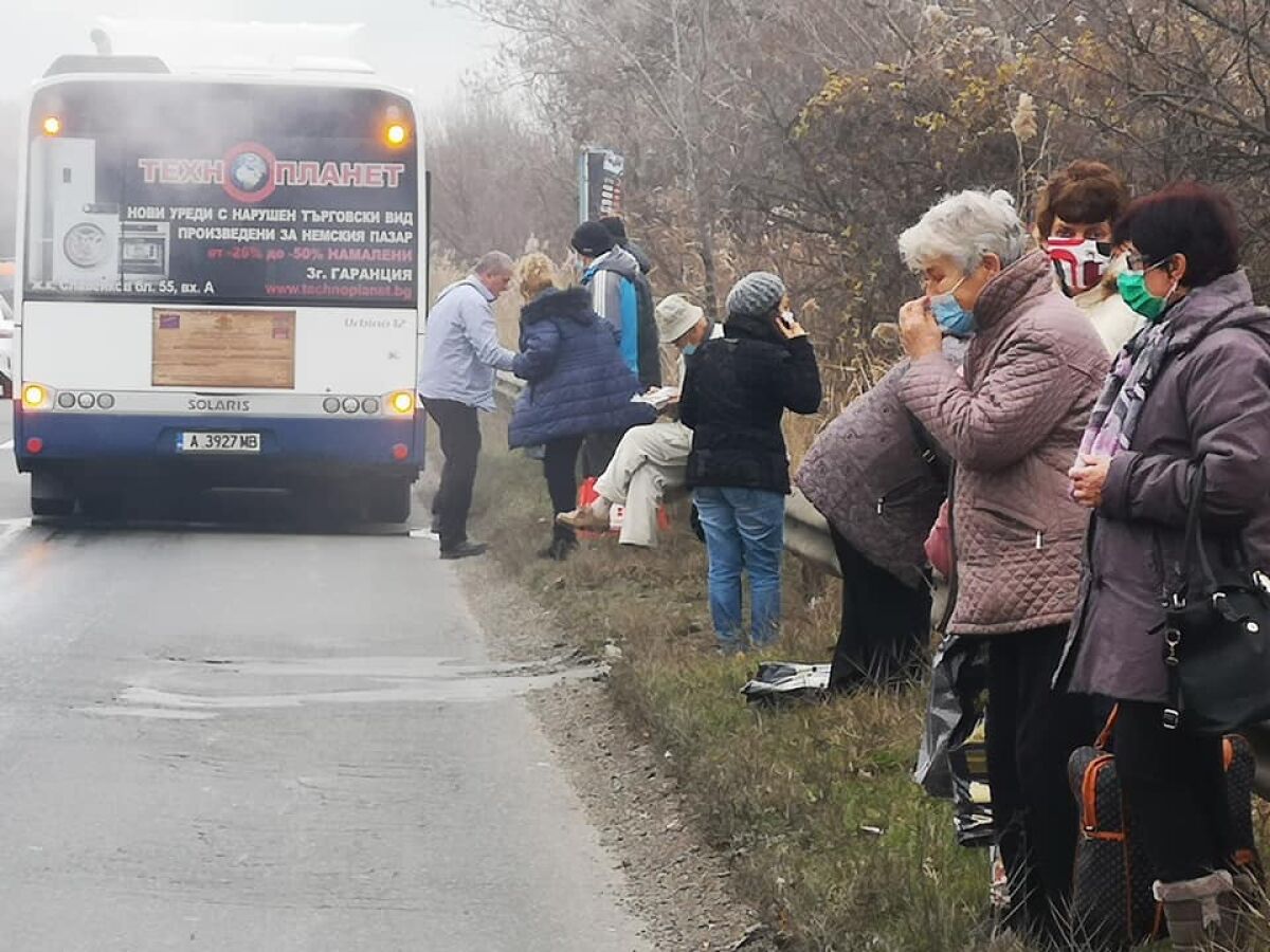 Автобус на градския транспорт в Бургас се запали в движение