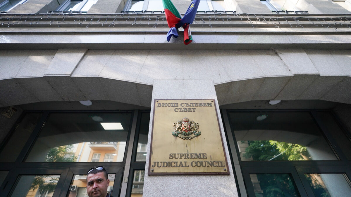 Прокурорската колегия към ВСС с остра реакция след искането да се отстрани Вероника Трифонова