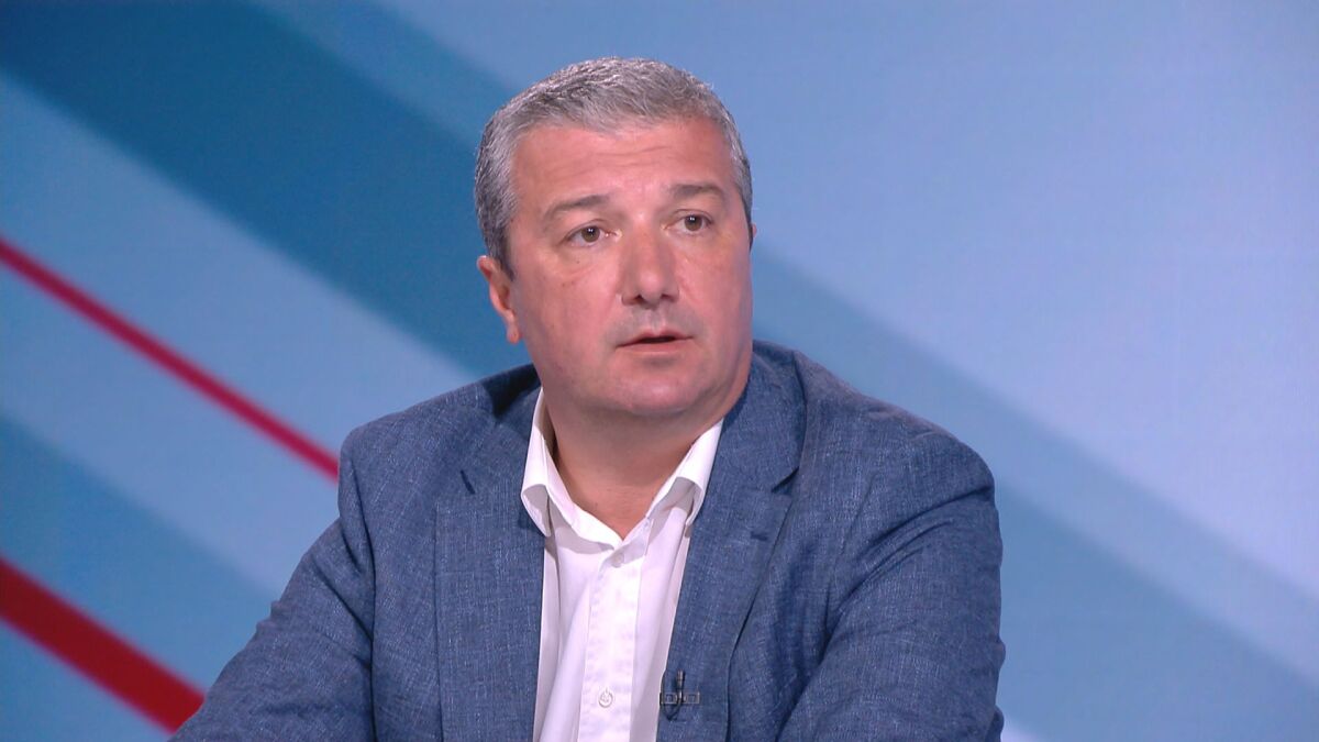 Драгомир Стойнев: Готови сме да помагаме, независимо при кого отиде третият мандат