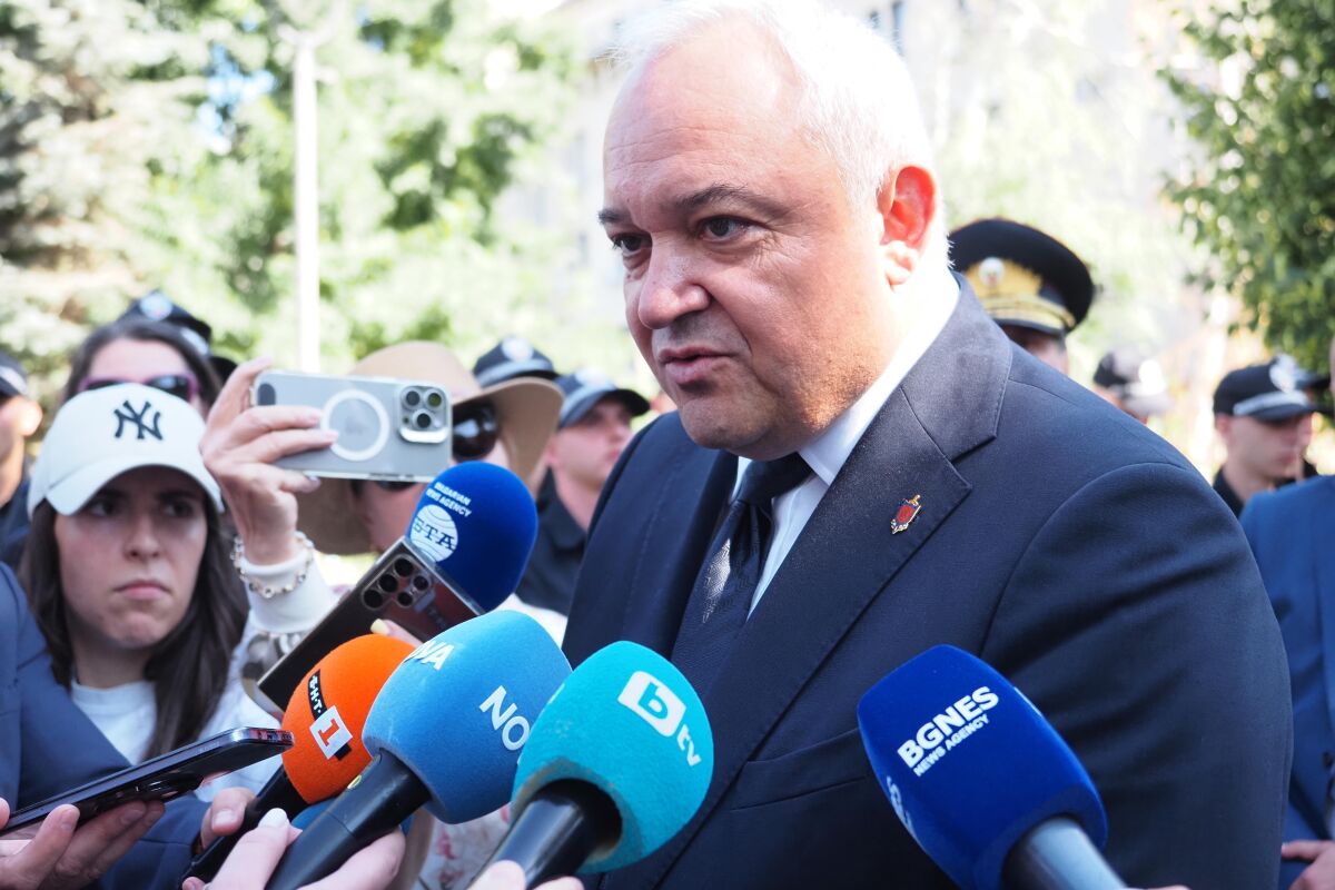 Иван Демерджиев: Проверяваме източника на средствата за полетите на Делян Пеевски, има данни за манипулирани регистри
