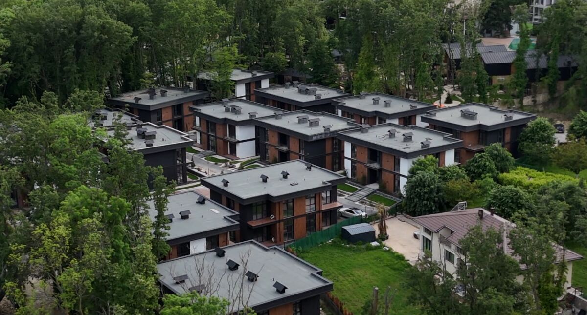Възбрана на имоти на фирма на Невзоров: Ще получат ли купувачите на жилище в „Баба Алино“ парите си обратно?