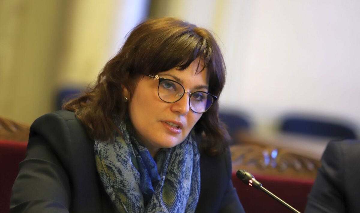 „Ще използваме силови методи“: Проф. Асена Сербезова е била заплашвана