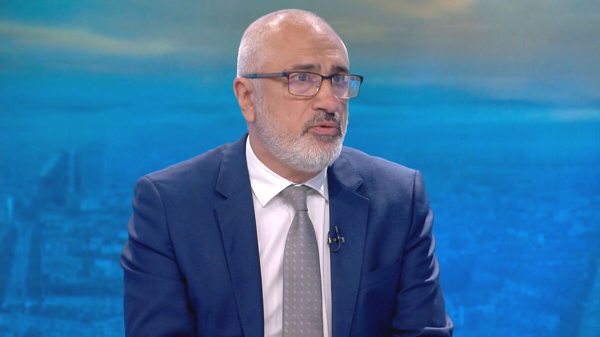 Стефан Белчев: Заплатите на народните представители ще бъдат „заковани“ на сегашното ниво