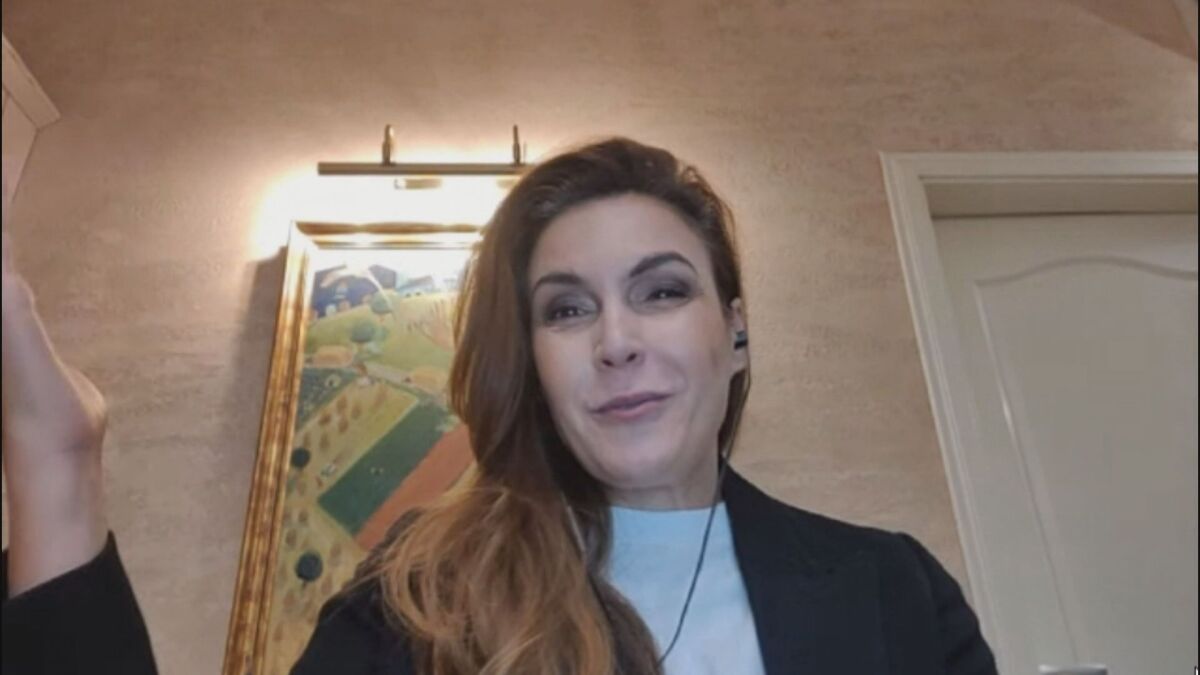 Диана Любенова Диана Любенова: С коронавирус съм, но съм ваксинирана и го карам леко - bTV  Новините