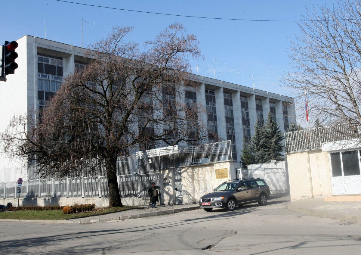 Руското посолство у нас в задочен спор с американското заради корупцията