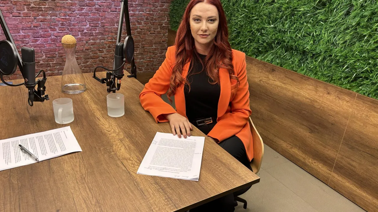 Експеримент: Учителка познава кое есе е написано от ученик и кое е генерирано с ChatGPT