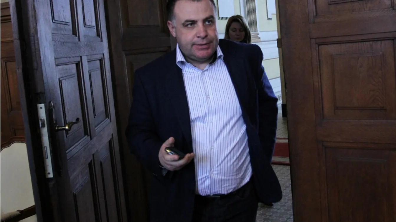 Саудитска Арабия кани министъра на всеки два месеца