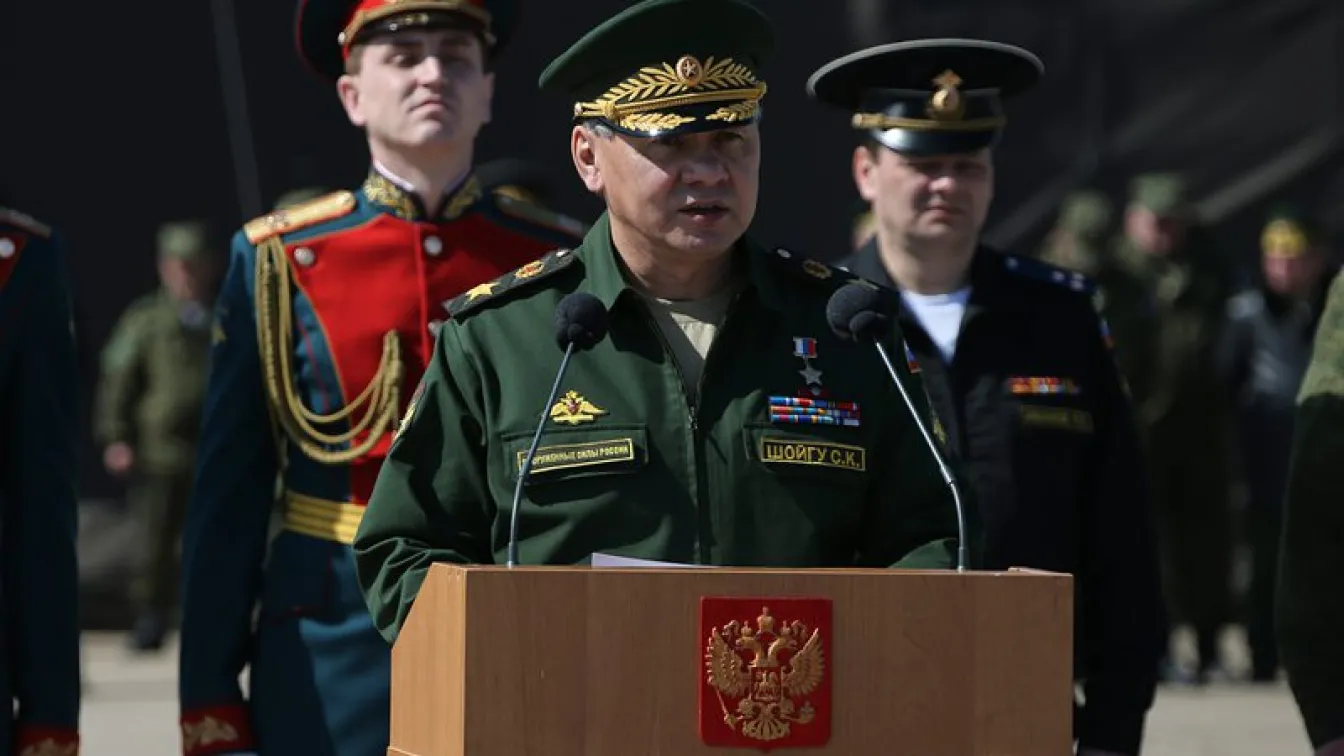 Русия отговаря на украинските събития с нови учения