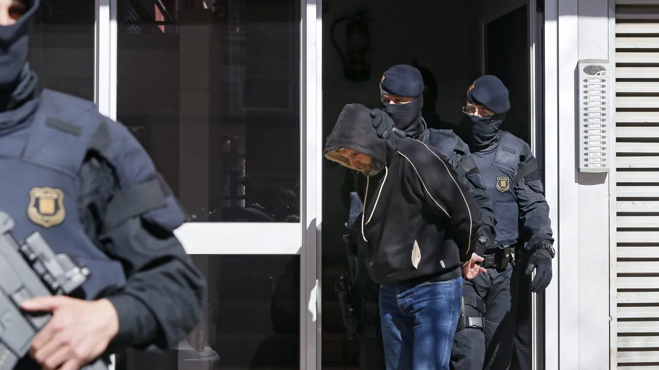 Испания арестува 11 предполагаеми джихадисти