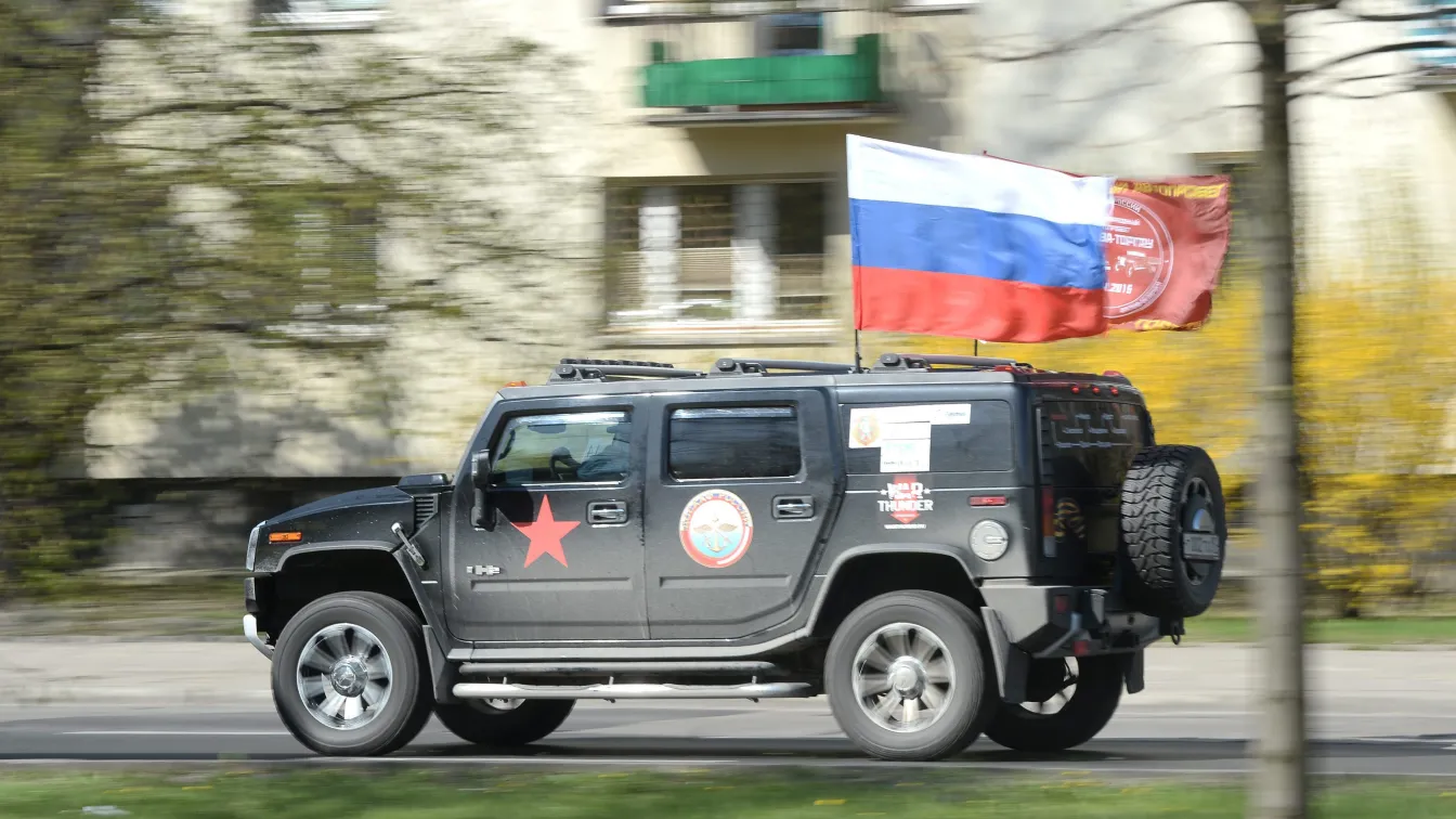 Руски патриотичен автопоход мина през Полша (СНИМКИ)