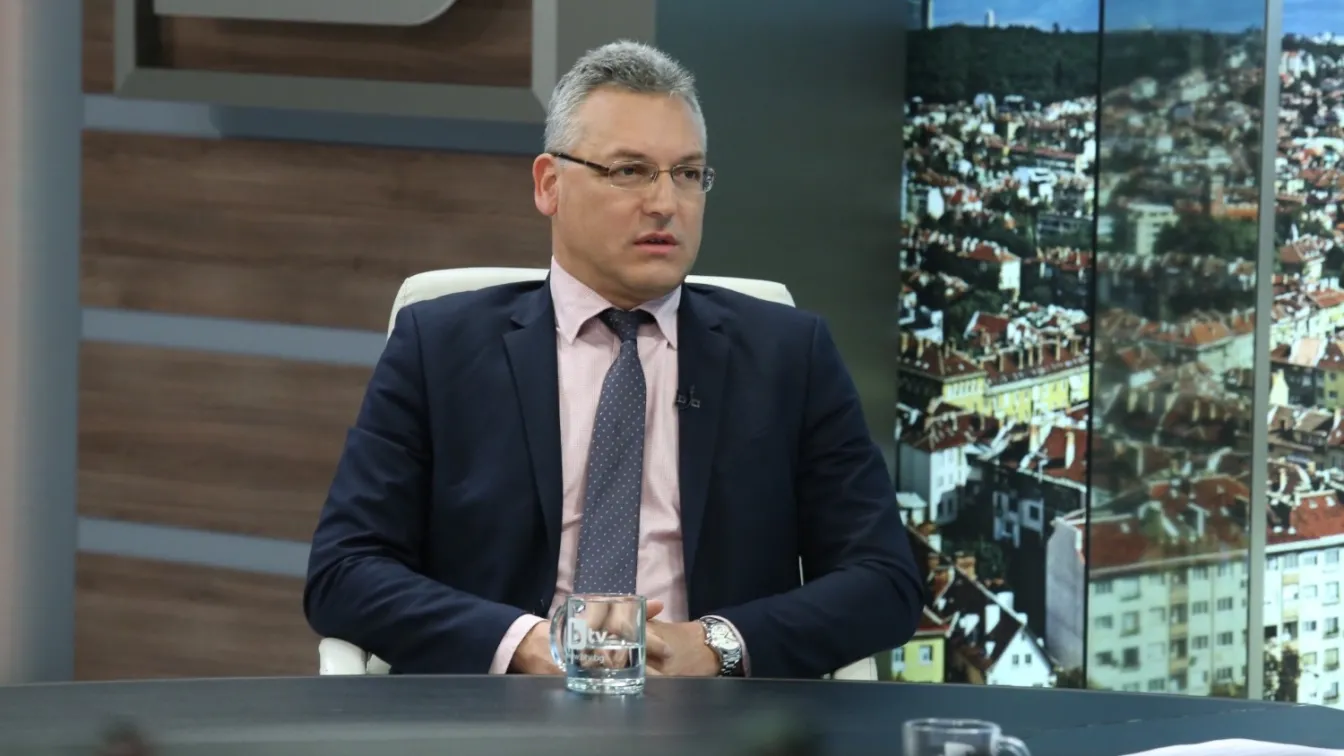 Валери Жаблянов: Не виждам защо трябва да тичаме пред всички по въпроса с бежанците