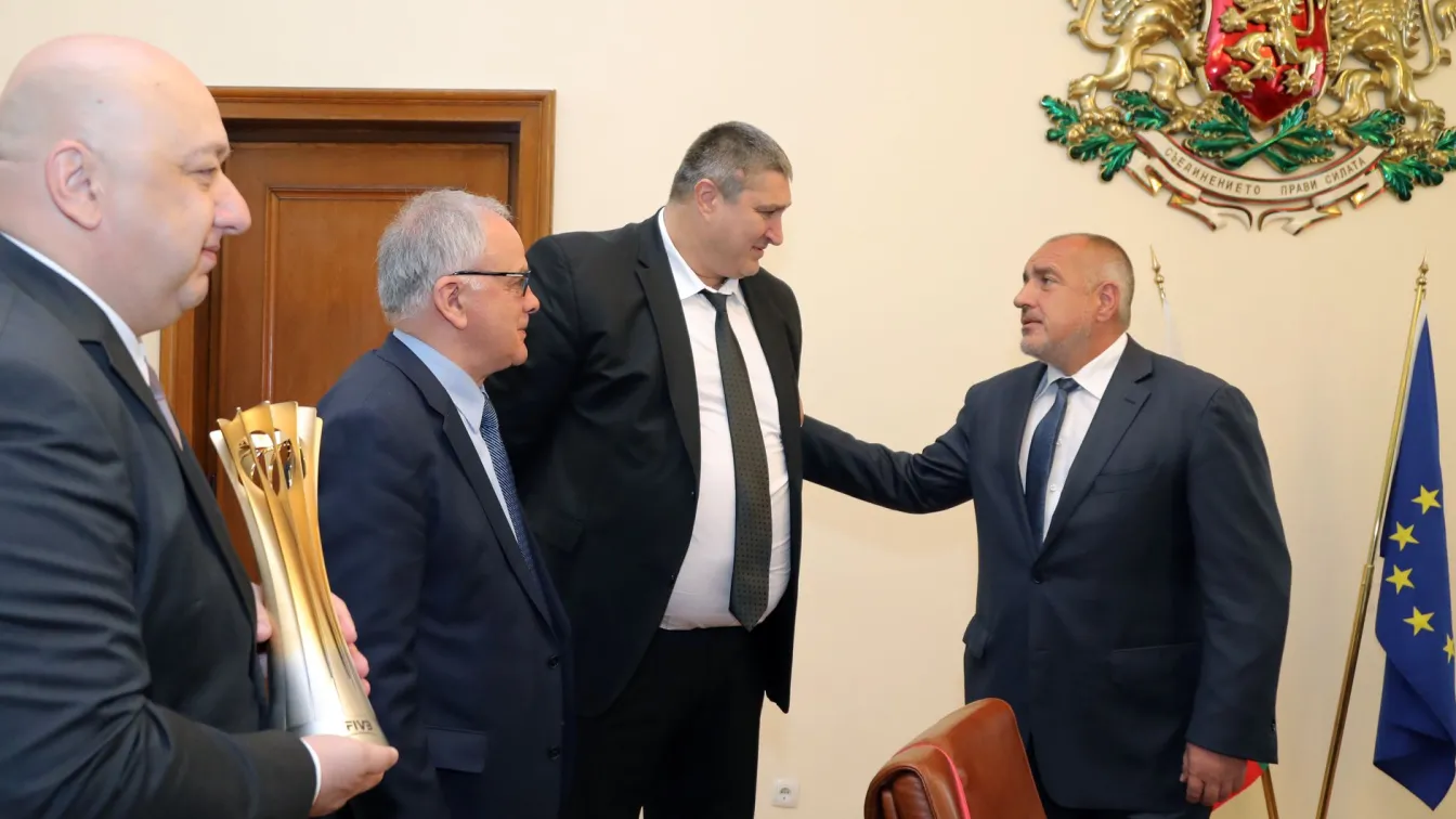 Премиера към волейболистите: Разчитам да зарадвате българите (СНИМКИ)
