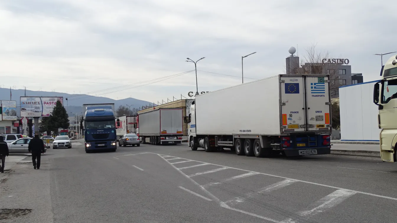Турските власти освобождават от карантината българските шофьори на тирове