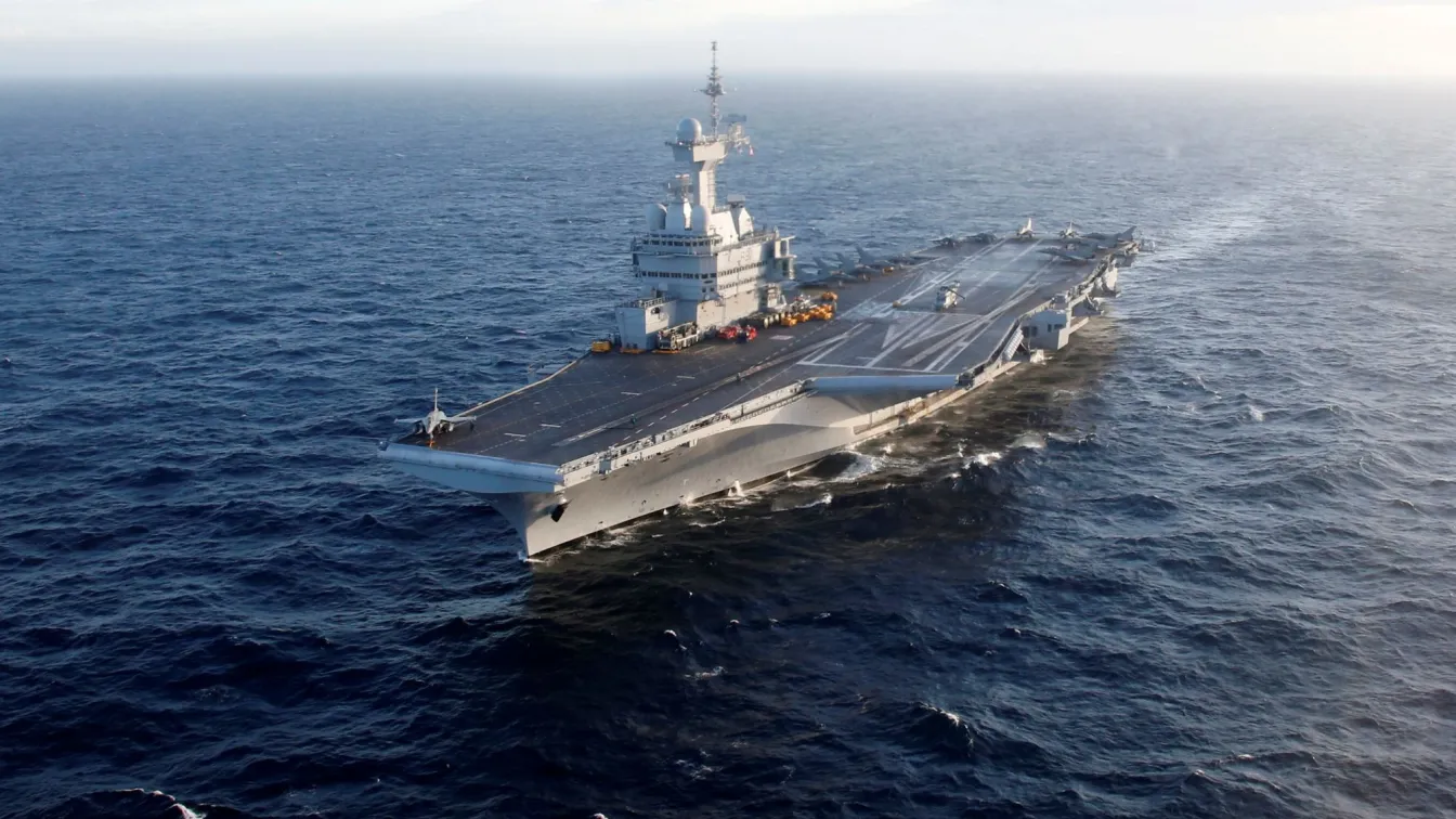 940 моряци са заразени с COVID-19 на самолетоносача 