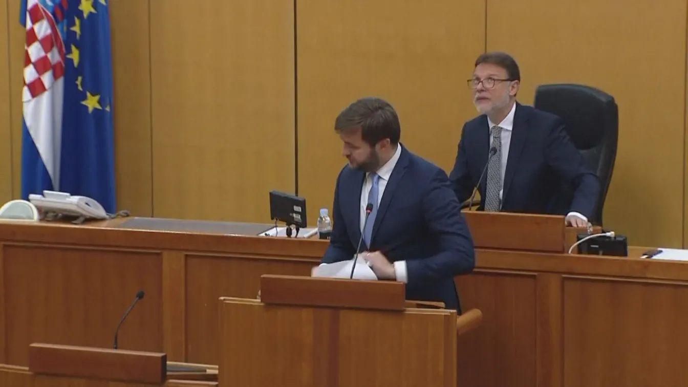 Земетресение в Загреб стресна председателя на хърватския парламент по време на сесия (ВИДЕО)