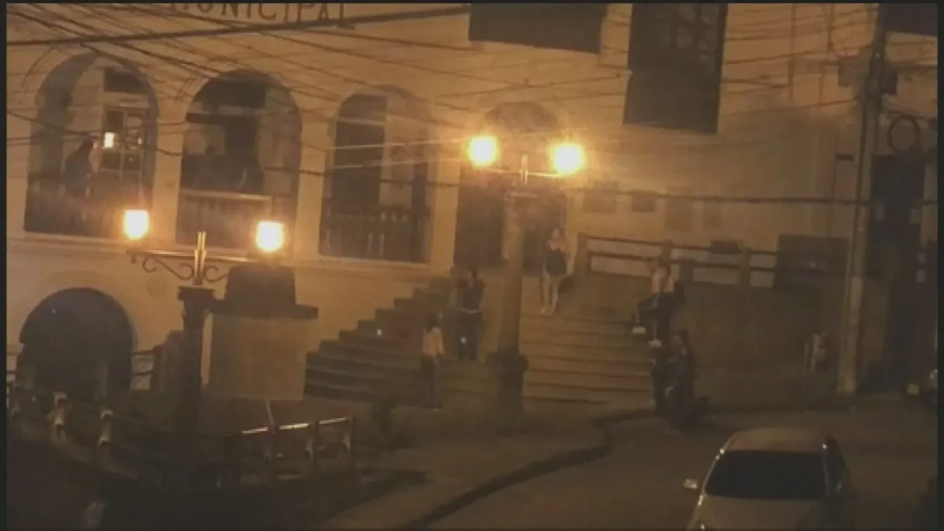 Политици в Колумбия спретнаха купон в разгара на карантината