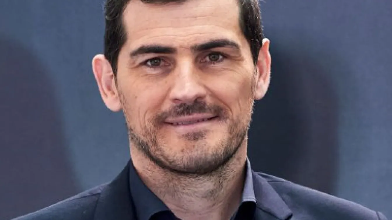 Икер Касияс
