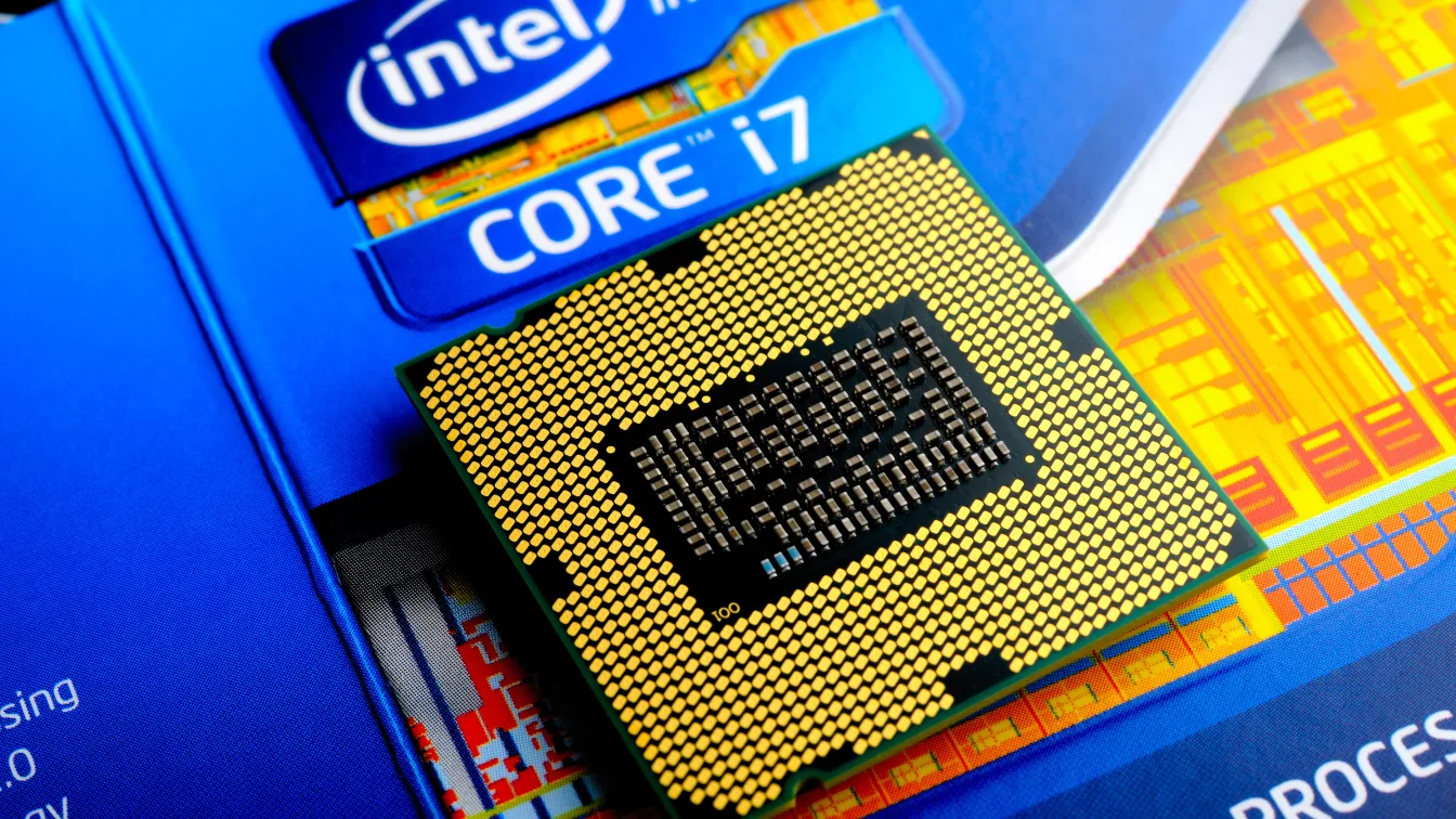 Intel и Италия напът да сключат сделка за строеж на завод за чипове