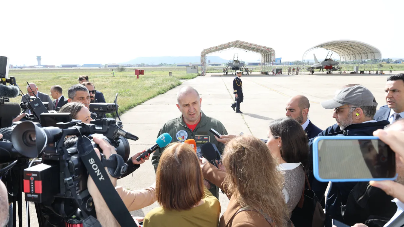 Радев: Много политици не са рискували живота си, но с охота излагат на риск този на другите