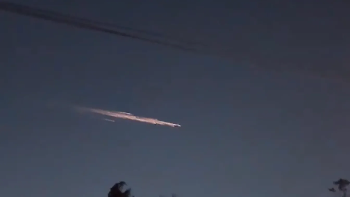 Мистериозни светлини в небето предизвикаха тревога в цяла Германия (ВИДЕО)