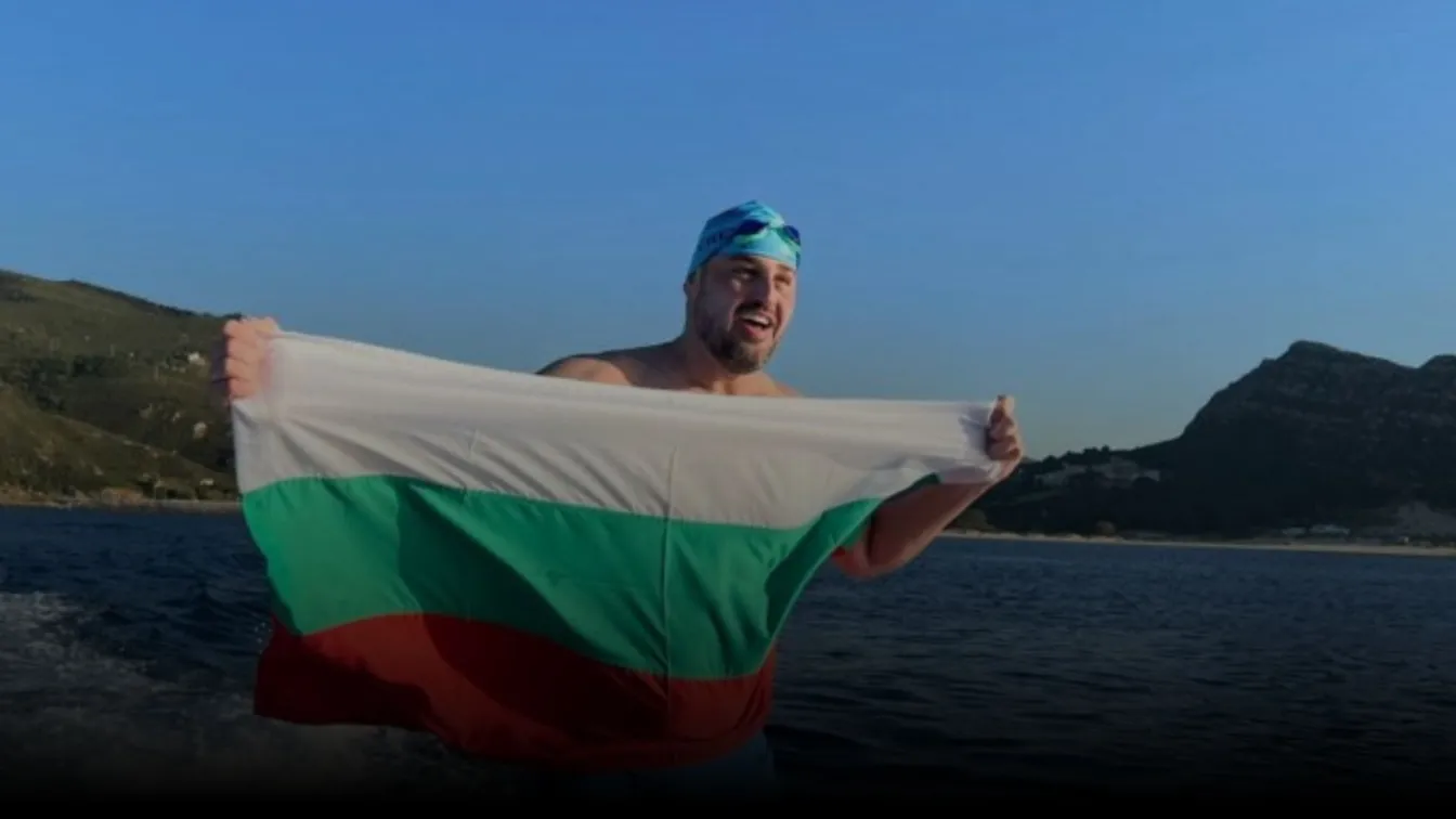 Петър Стойчев преплува и Гибралтар (ВИДЕО И СНИМКИ)