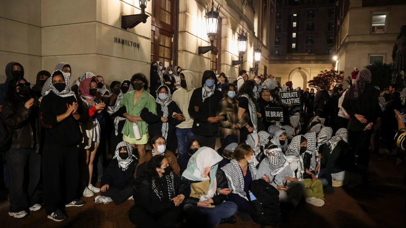 Пропалестниски протести: Студенти превзеха сграда на Колумбийския университет (СНИМКИ)