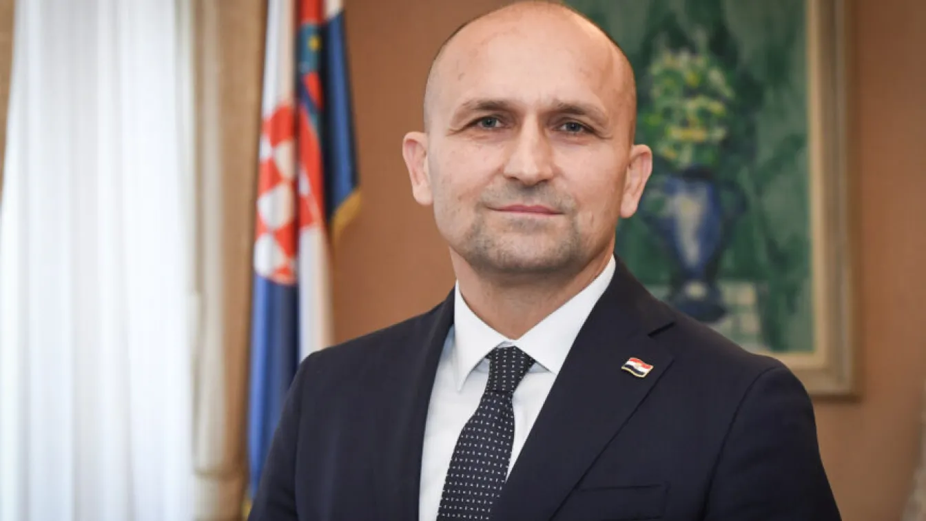 Хърватският министър на отбраната: Украйна удържа руската армия, както Вуковар - сръбската през 1991 г.