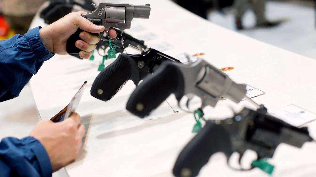 Тексас: Разрешиха носенето на оръжия в заведения за психично болни