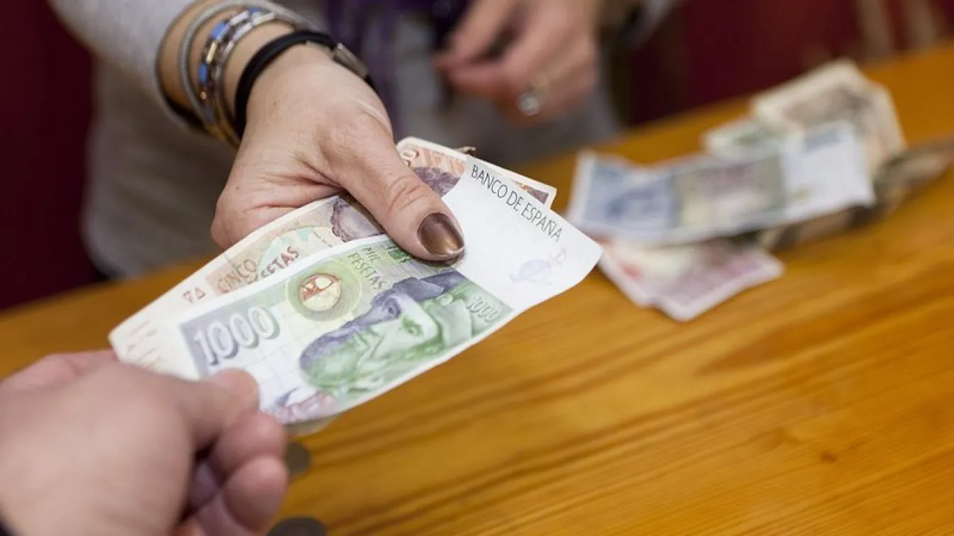 Кризата топи спестяванията на словенците