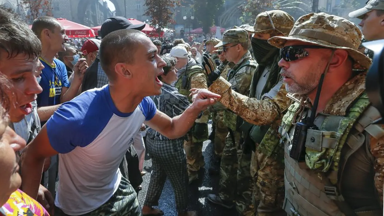 Напрежението в цяла Украйна ескалира