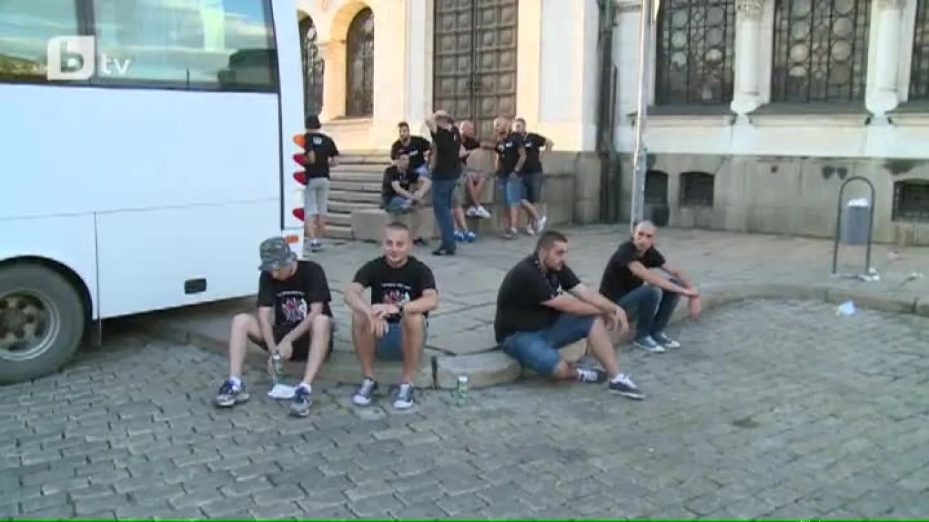 Сериозна охрана за румънската публика в София  /ВИДЕО/