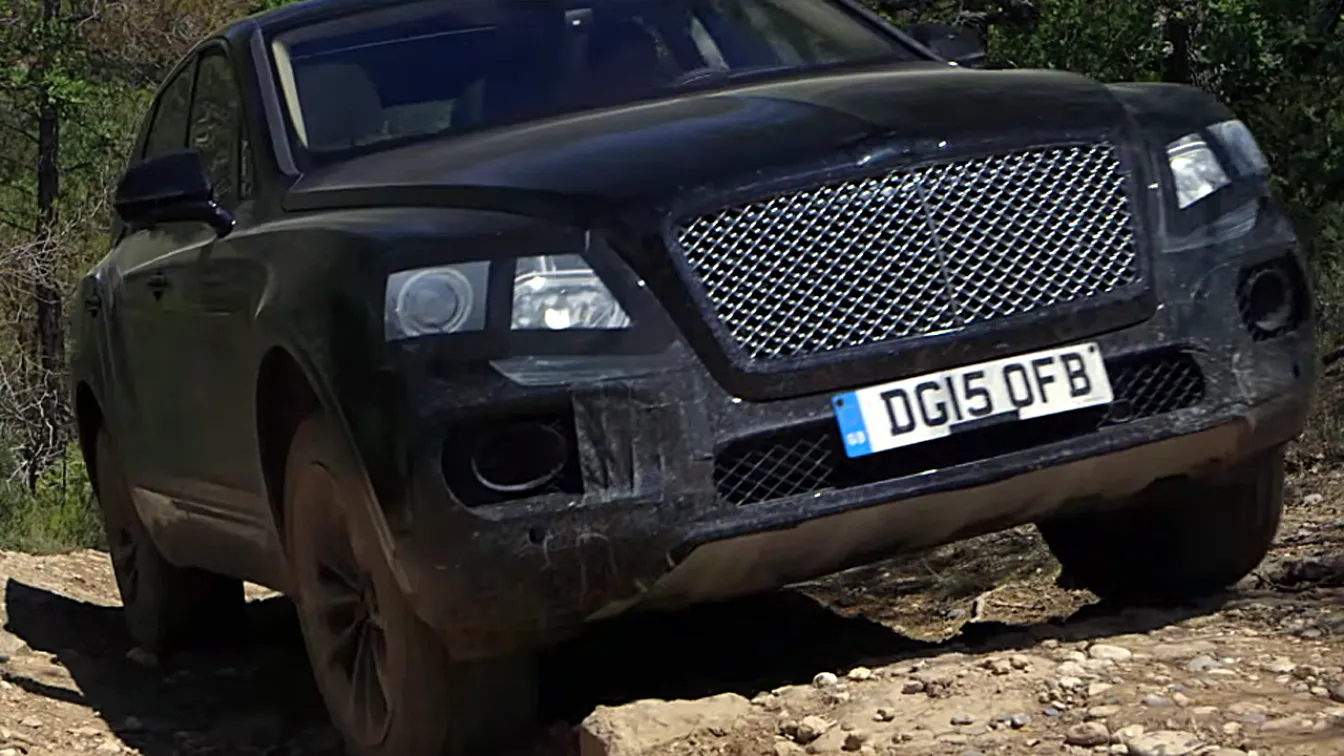 Гледайте Bentley Bentayga из офроуд пътищата на Испания