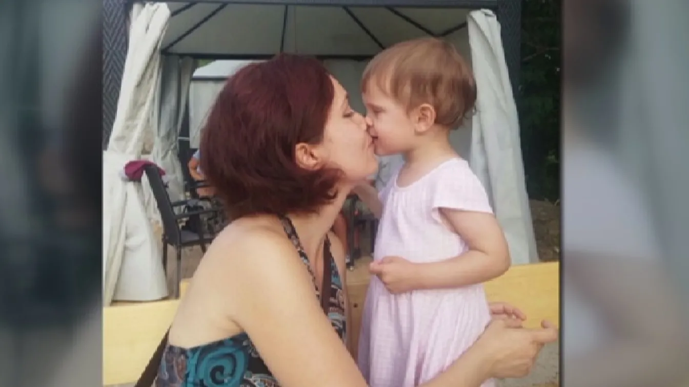 Майката на отвлечената Ема: Разрешават ми да говоря с нея само по пет минути на ден