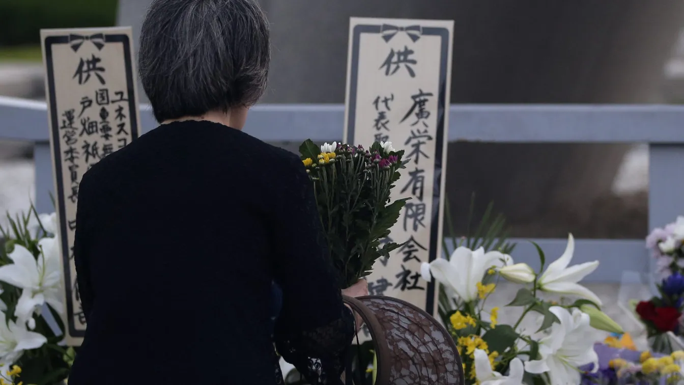 Япония отбелязва 71 години от бомбардирането на Хирошима (ВИДЕО И СНИМКИ)