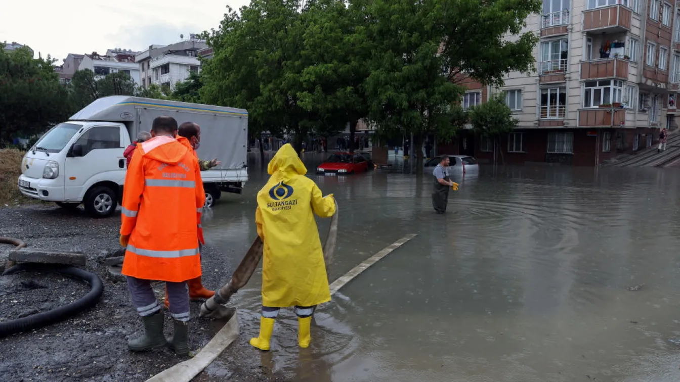 Проливни дъждове и наводнения в Турция