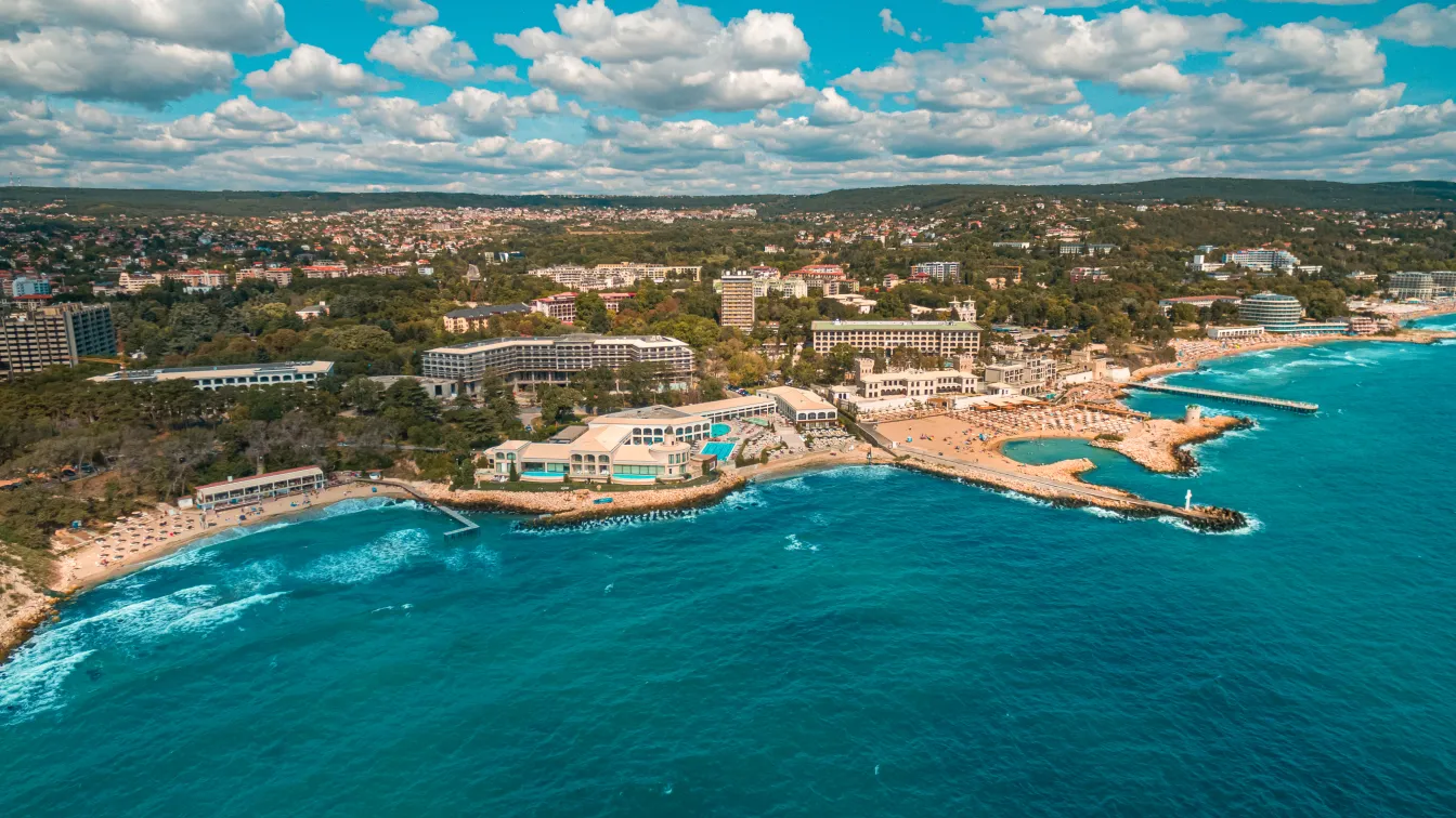 Св. Св. Константин и Елена - първият български морски курорт