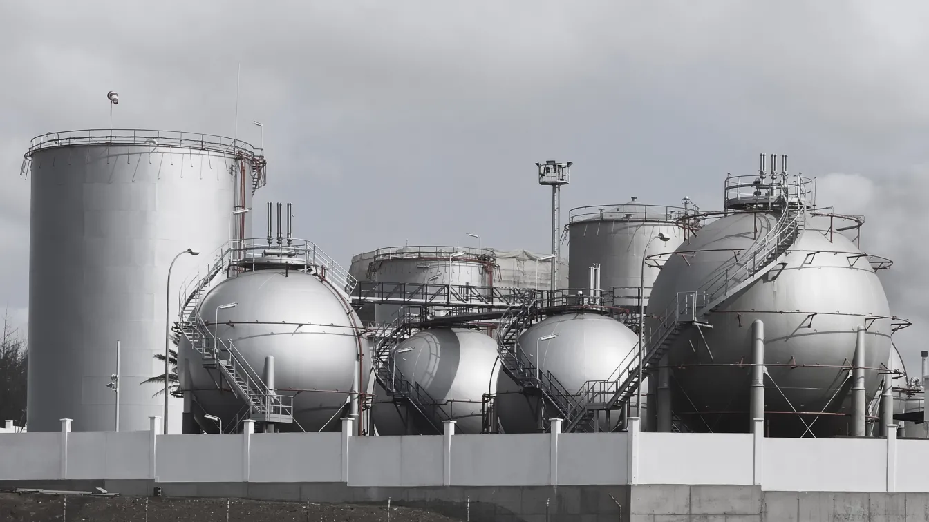 Франция запълни газохранилищата си малко над 90%