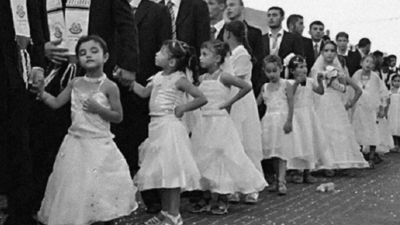 Брак с 9-годишно дете: В Ирак искат да „узаконят изнасилването на деца“