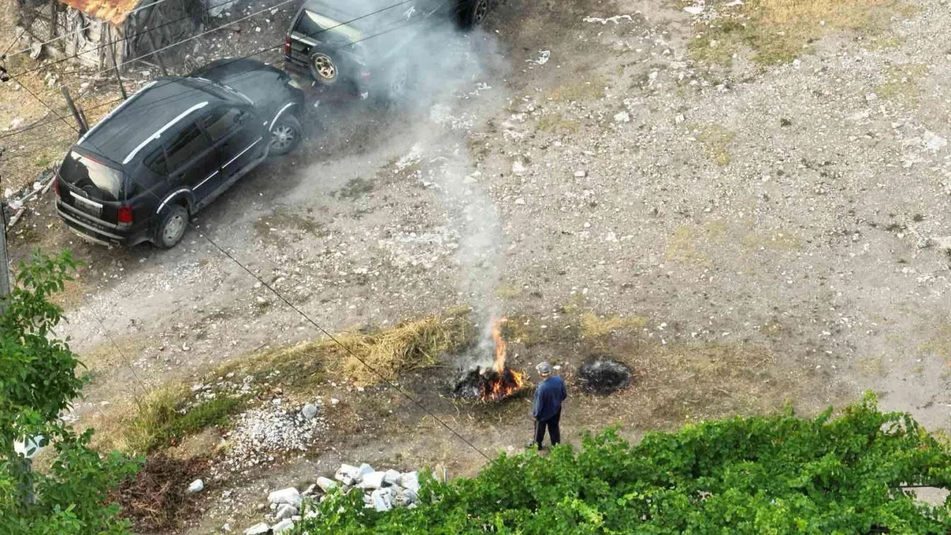 Дрон засне мъж да пали огън край село Плоски в Пирин (ВИДЕО) 