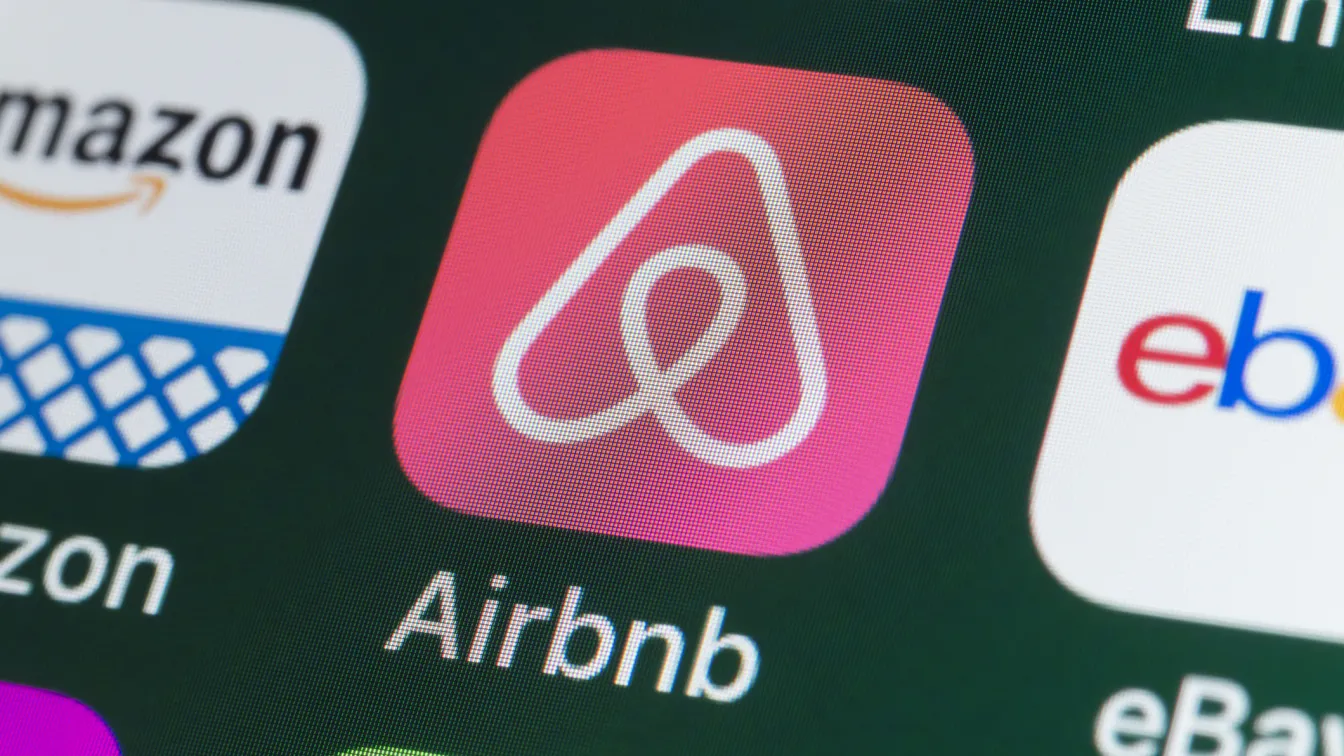 Испания глоби Airbnb с 64 млн. евро заради нелицензирани жилища