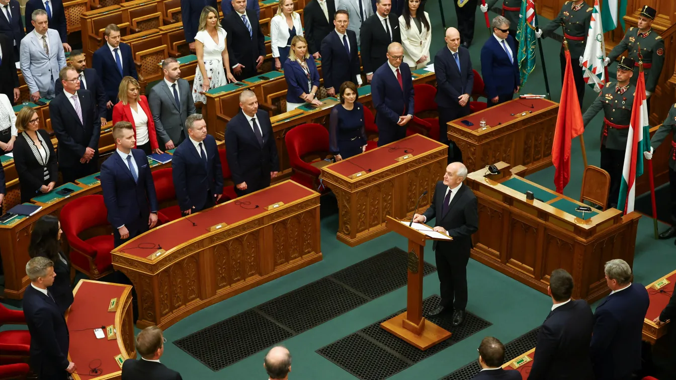 Унгария е с нов президент (СНИМКИ)